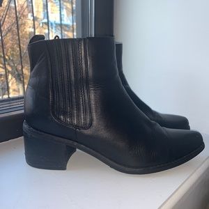 Blondo Elvina Waterproof Boots